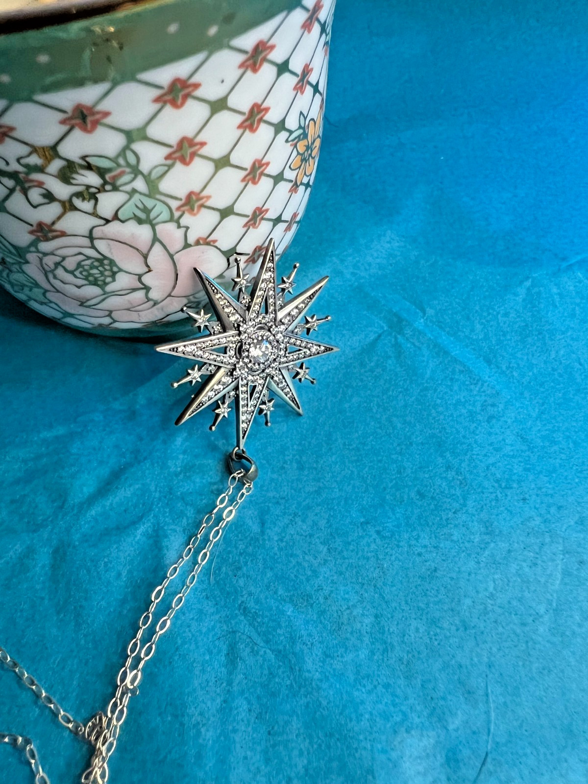 Vintage 925 Sterling Star Bethlehem Starburst White Zircons Pendant Necklace 18″