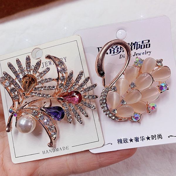20Pcs Wholesale Brooch Pins Lot Random Rhinestone Crystal Flower Scarf Buckle