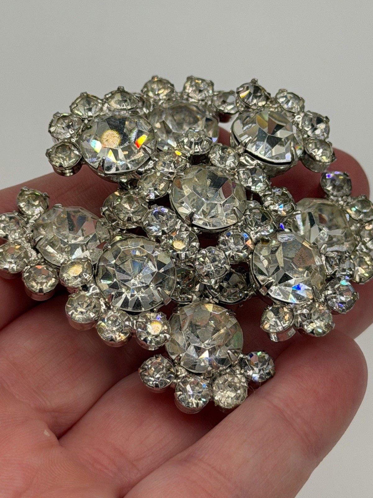 Vtg JULIANA Clear Crystal Glass Rhinestones Snowflake Sparkle Brooch Pin READ