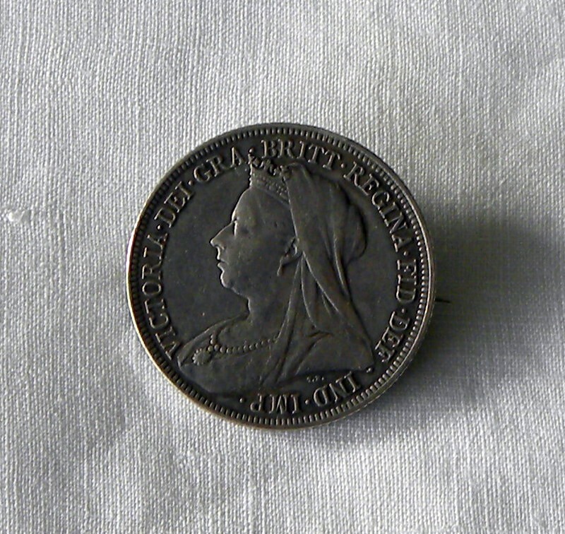 Antique Victorian Great Britain 1899 Sterling Silver Shilling Coin Pin Brooch