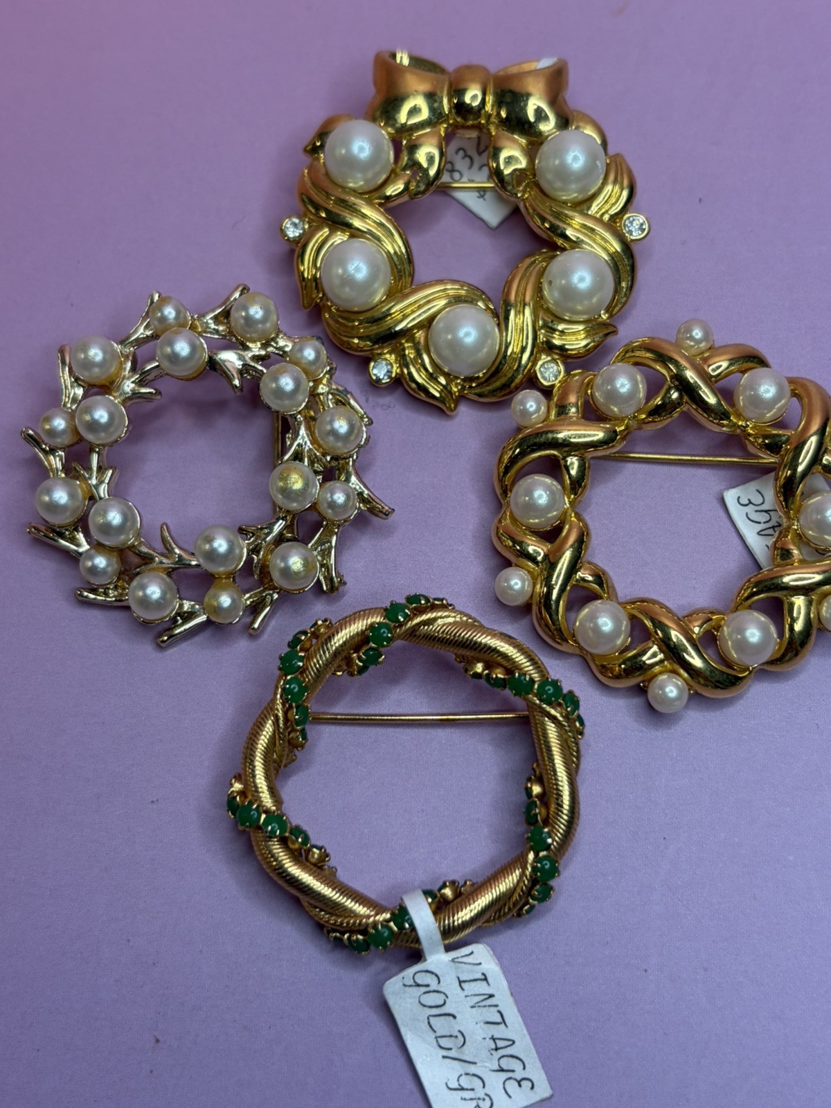 CLEARANCE 65+ Luxury Lot of Vintage and Used Brooches/pendants several Signed