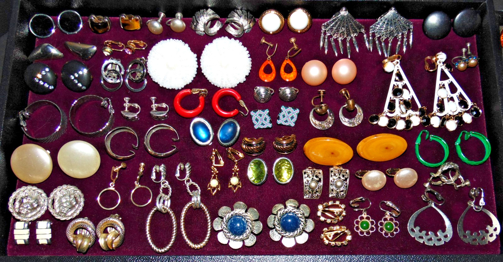 Vintage-Mod Lot 200 ALL Clip-on Earrings Pairs Some Signed Jewelry Rhinestone +