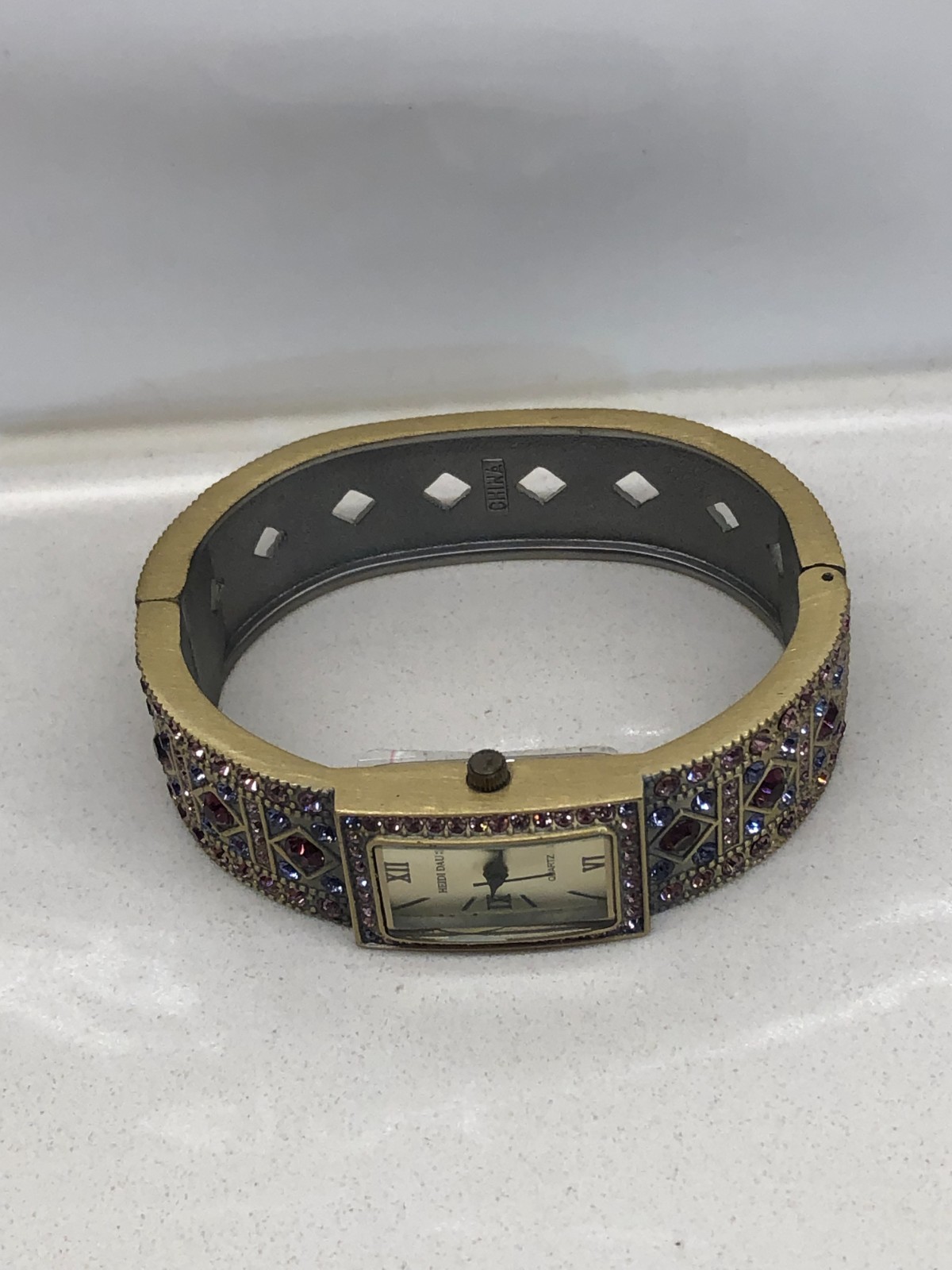 VNTG Heidi Daus “Double Trouble” Swarovski Crystal Bangle Watch – Pristine NWOT