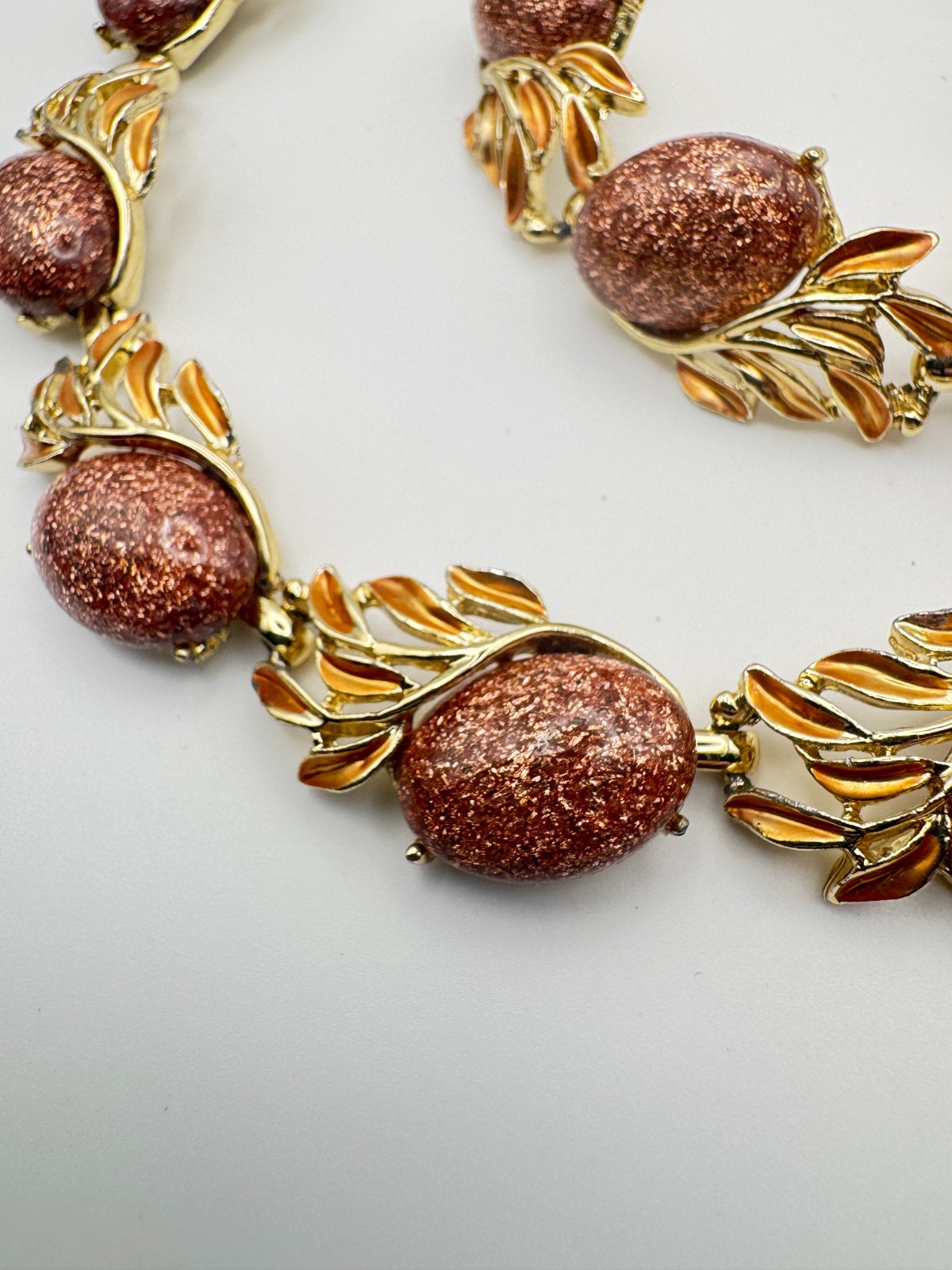 Vtg Speckled Necklace Bracelet Set Gold Tone Faux Goldstone & Enamel Panel 17″