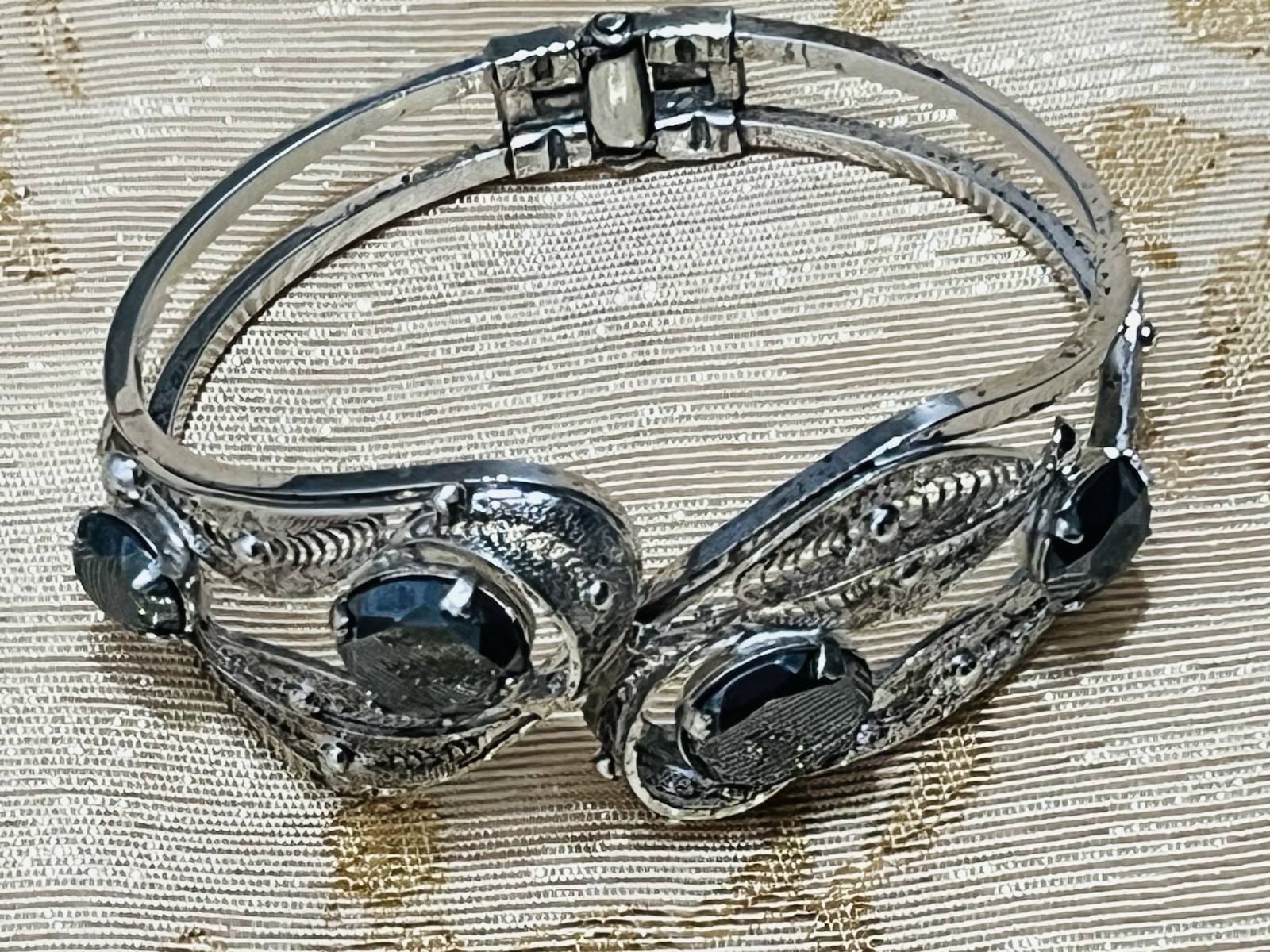 Sorrento Sterling Silver Hematite Filigree Hinged Bangle Bracelet VTG Fairy Core