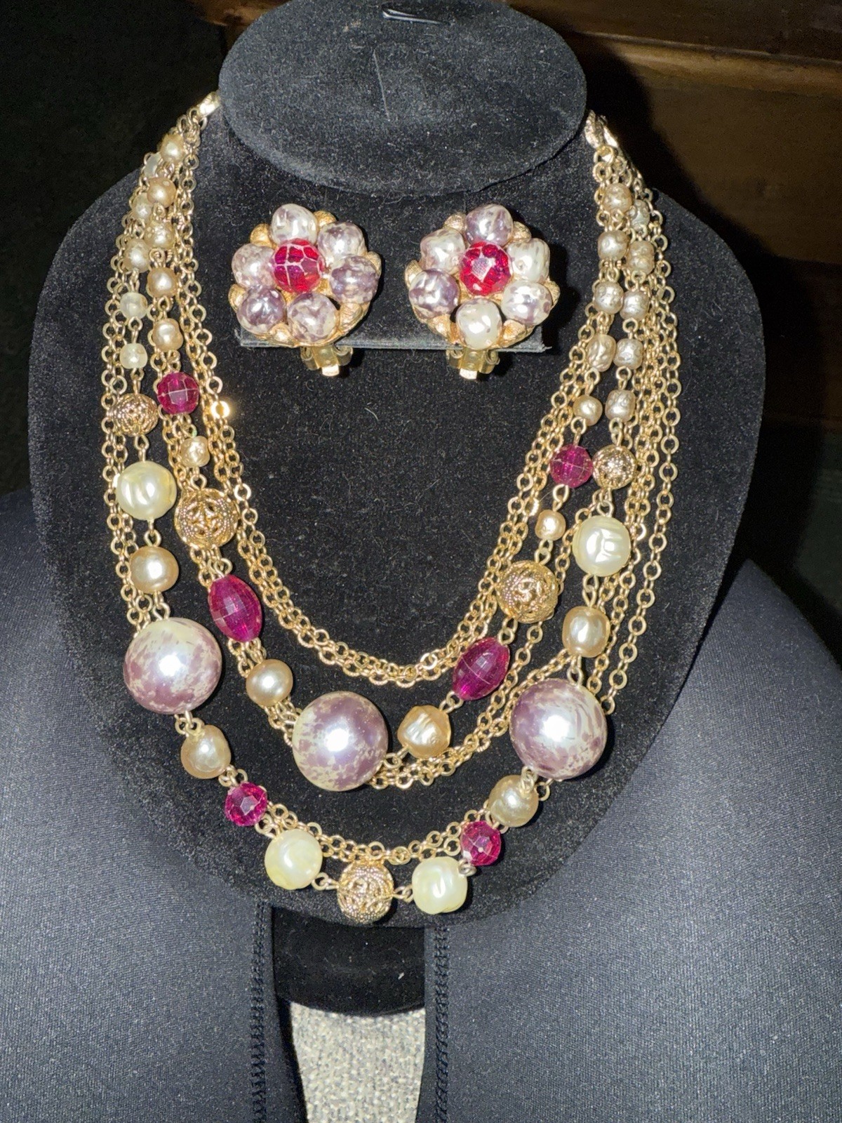 Vintage Gold Toned Necklace And Earrings w/ Purple Stones, Lilac Beads & Pearls