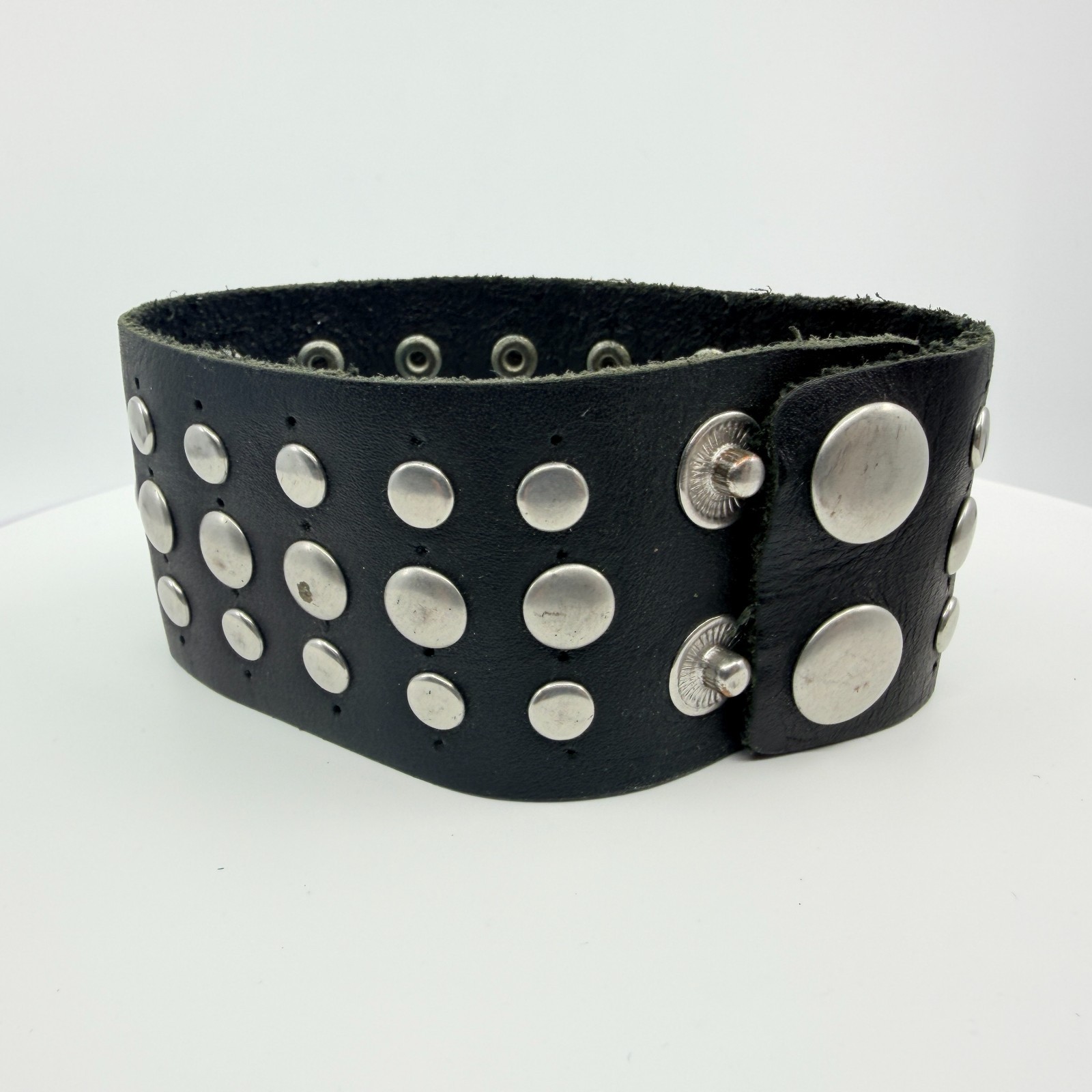 Bracelet Hard Rock Cafe Iron Cross Leather Cuff Black Silver Tone Biker Retro