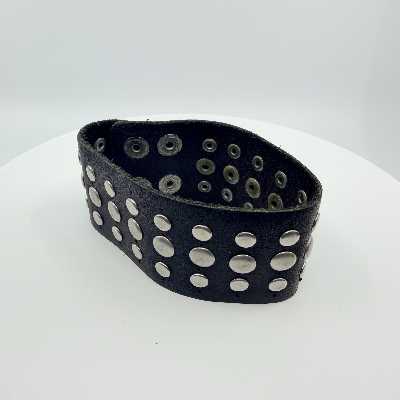 Bracelet Hard Rock Cafe Iron Cross Leather Cuff Black Silver Tone Biker Retro