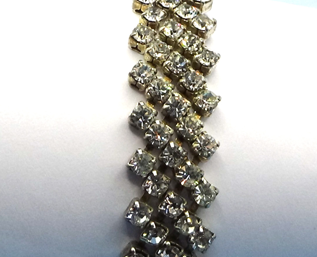 Vintage Prong Set Rhinestones Bracelet Featuring Rhinestone Drop Dangle
