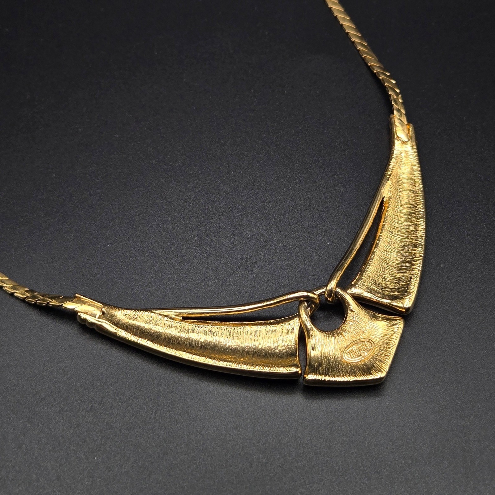 Trifari Vintage Gold Tone Cream Enamel Geometric Necklace Herringbone 18 Inch