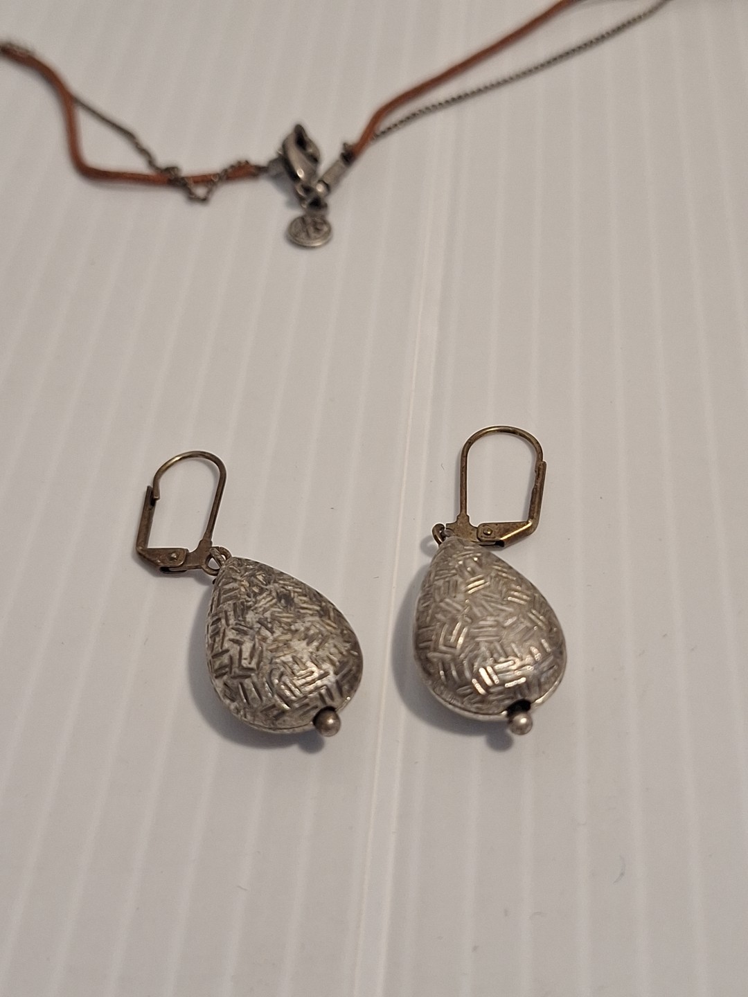 Vtg Xc by Liz Claiborne Y Necklace Earrings Set Silvertone (No Tassel) Pewter?