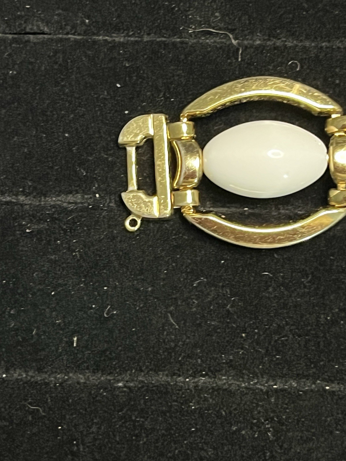 Vintage MONET White Thermoset Round Link Chunky Bracelet Goldtone 8”