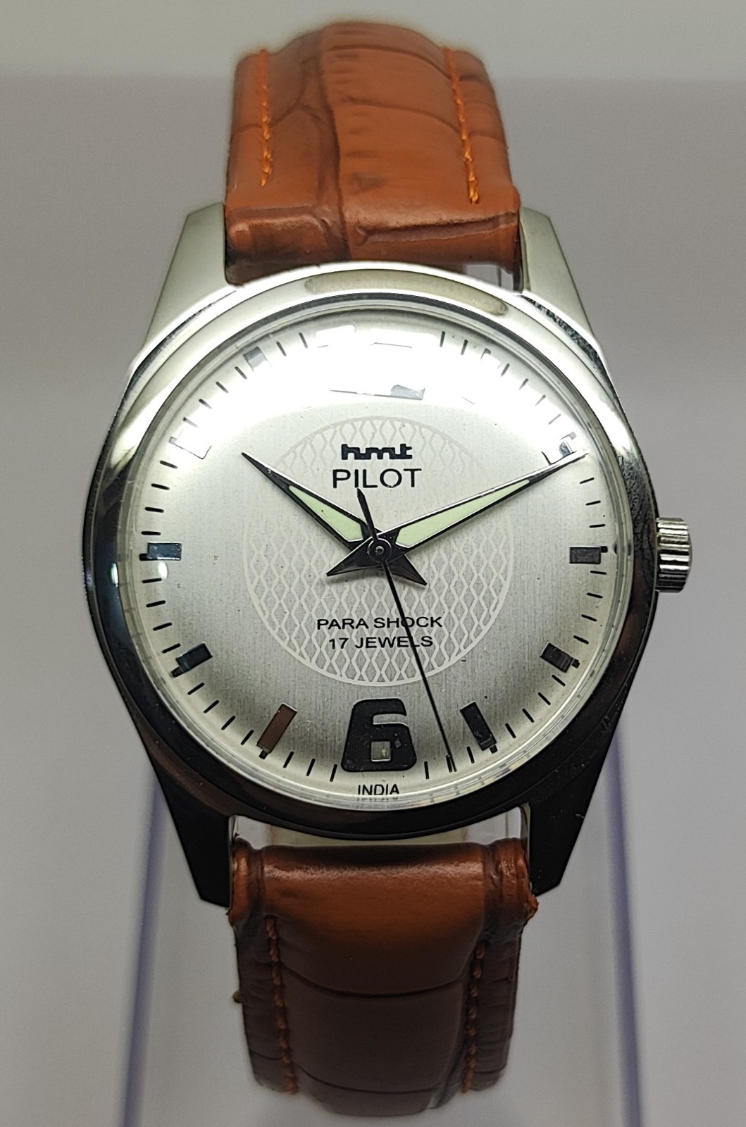 Vintage Hmt Pilot White Dial 17 Jewels Para Shock Mechanical hand winding Watch