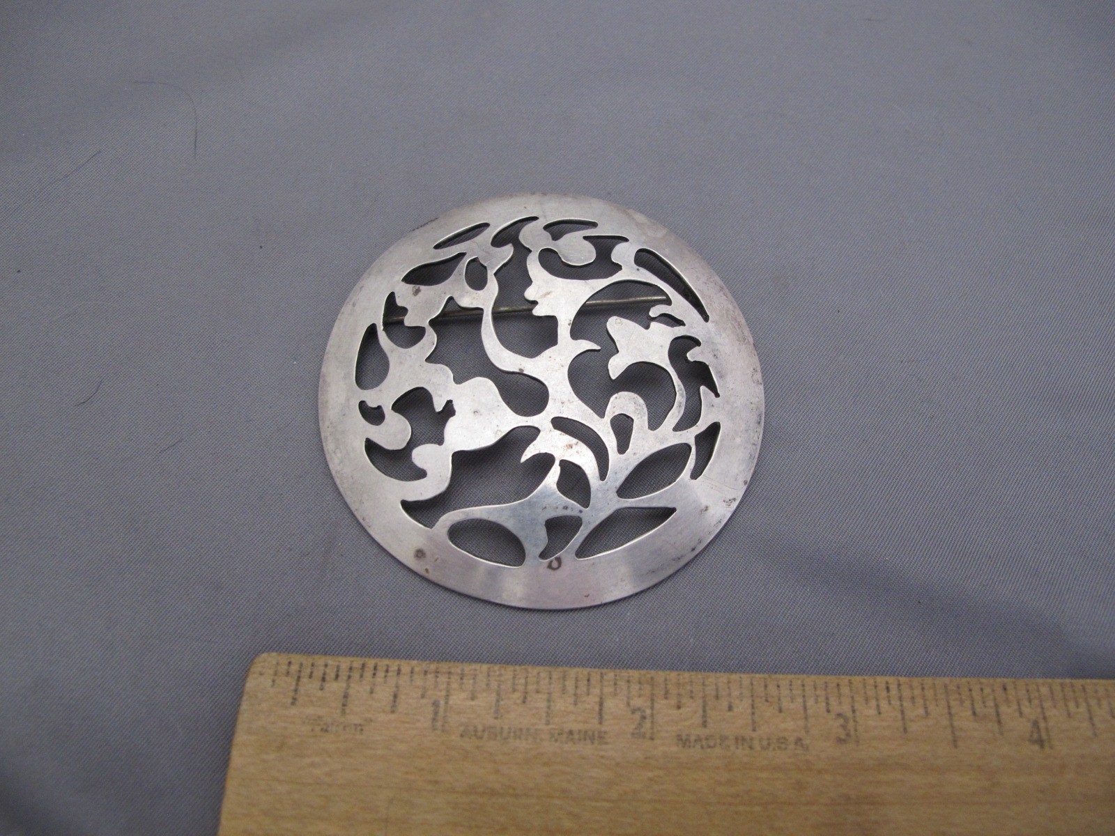 LARGE Handmade Studio Vintage SILVER CUTOUT Circular BROOCH-Unsigned-NR!