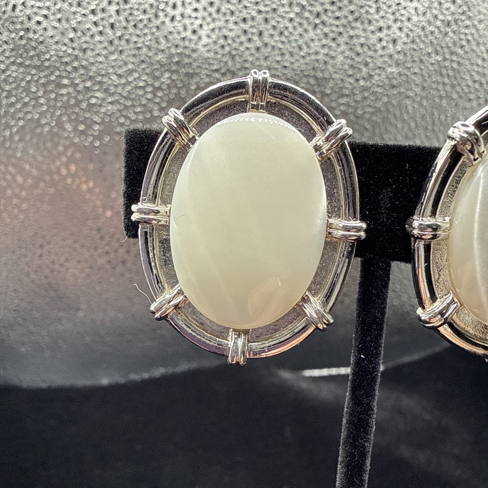Vintage Faux Pearl Cabochon Clip On Earrings Silver Tone. (lot 1)