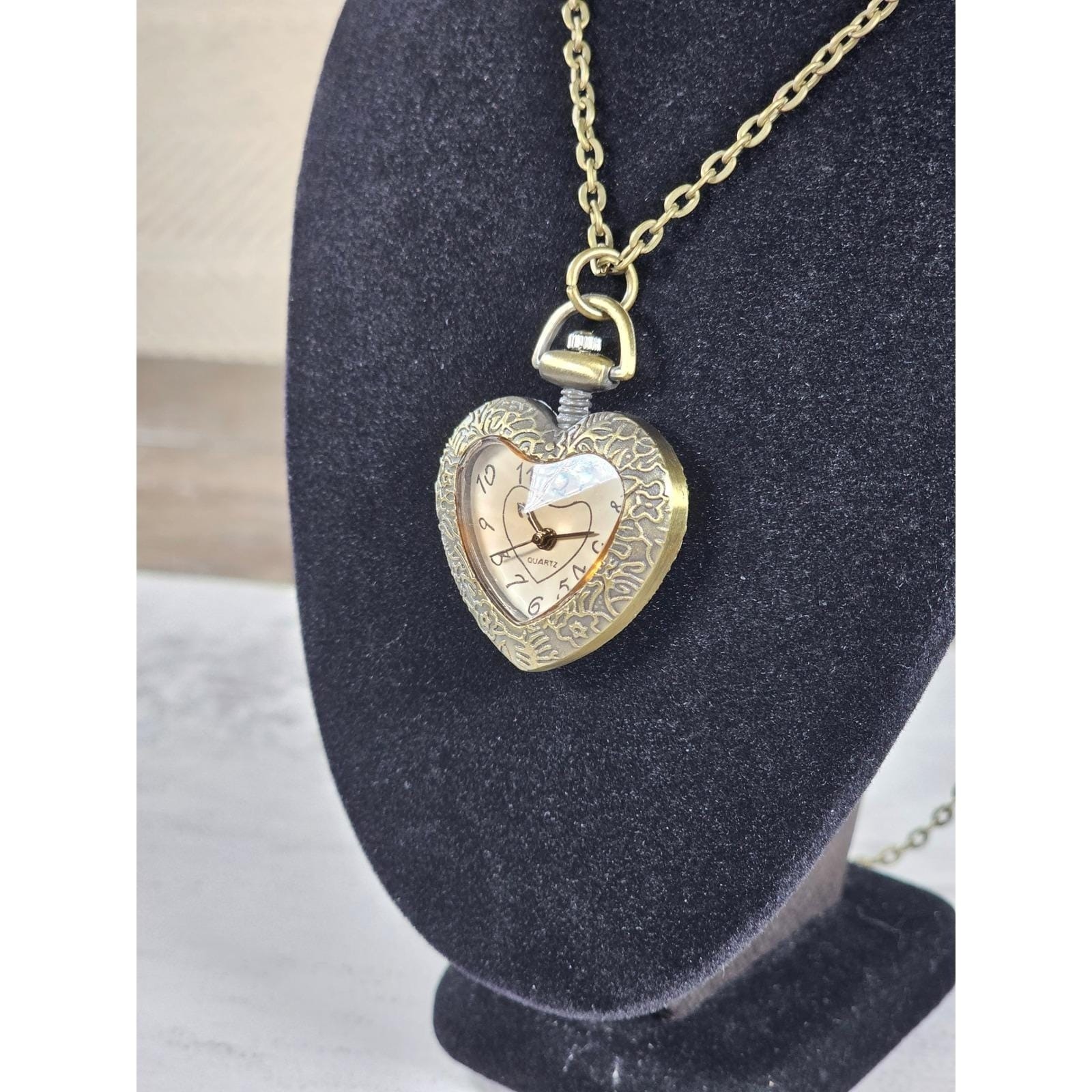 Vintage Heart Pocket Watch Necklace, Quartz Pendant, Gold Tone Chain