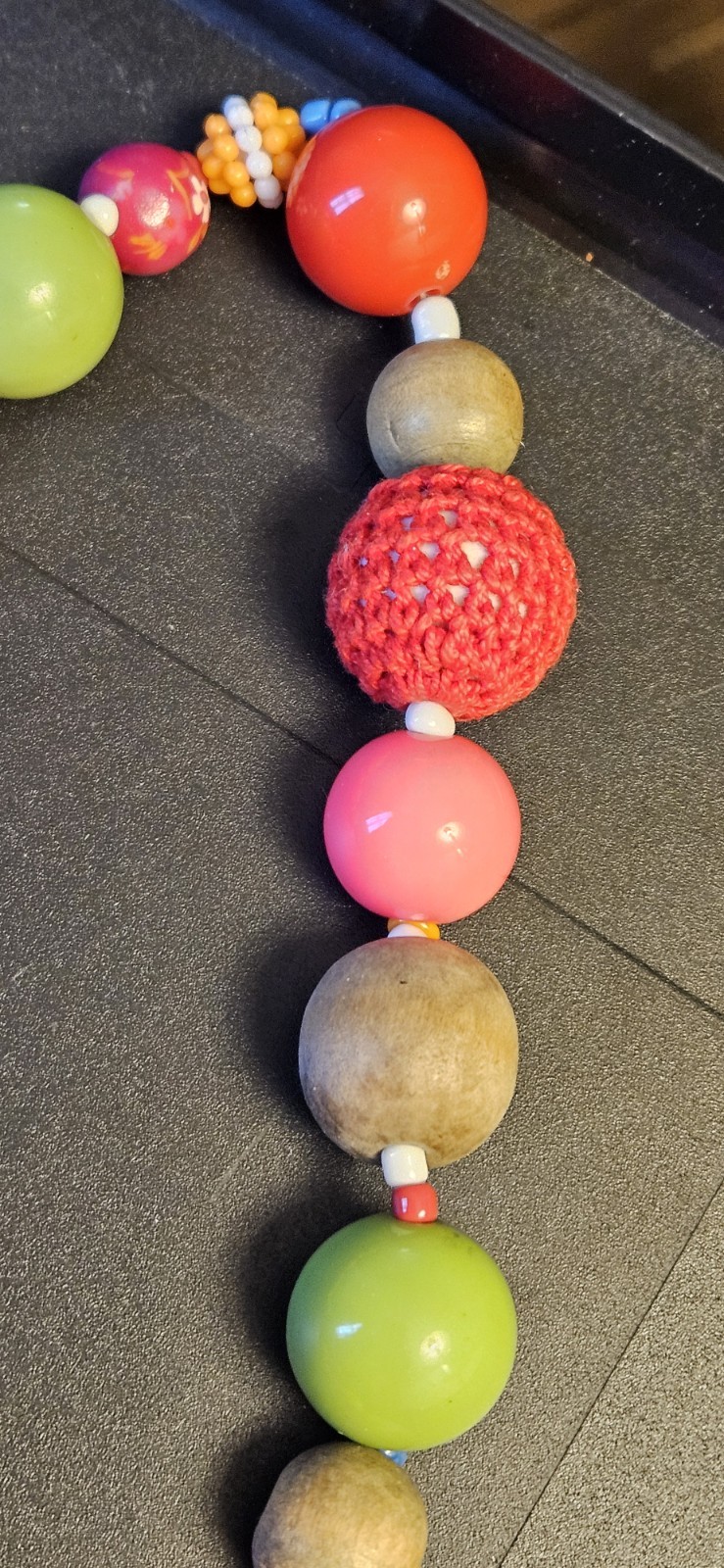 Vintage 1960s Yellow Red Green Pink Knitted Spiked Wood Lucite Bead Necklace F5