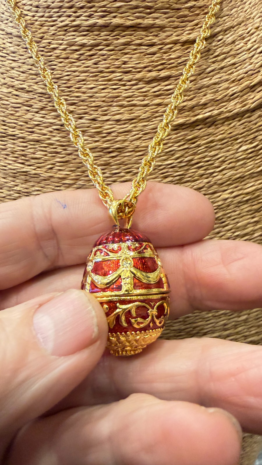 BerebiI Anni Egg pendan SOLD BY EDGAR BEREBI NEW OLD STOCK signed Certificate .
