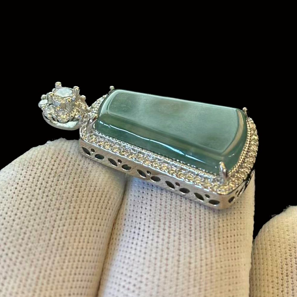 Hi-grade Natural Translucent Green Jade Jadeite Pendant Silver tone, w/ Necklace