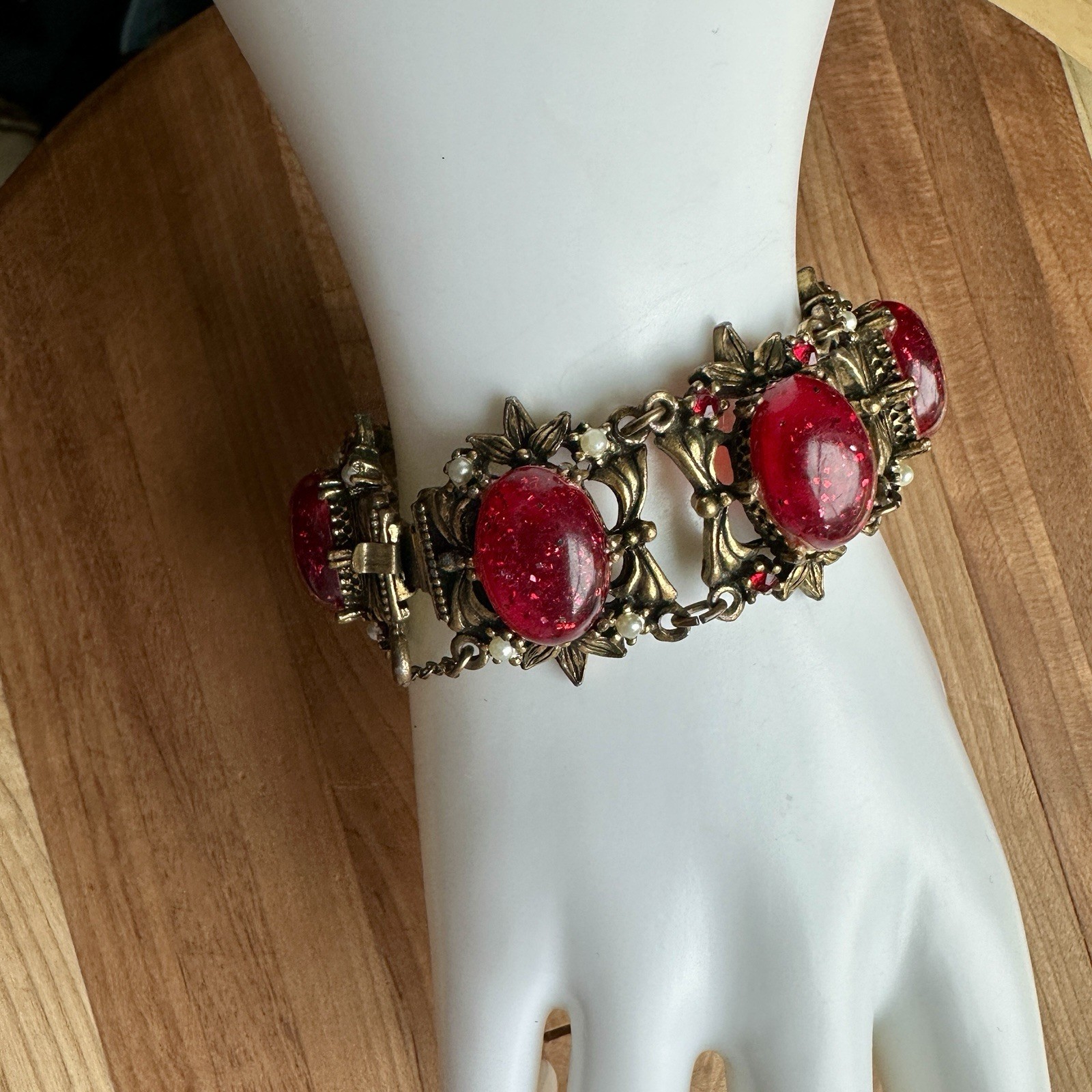 VTG 1950s-60s Victorian Revival Bracelet 6.75 Inch Red Confetti Acrylic Flowers