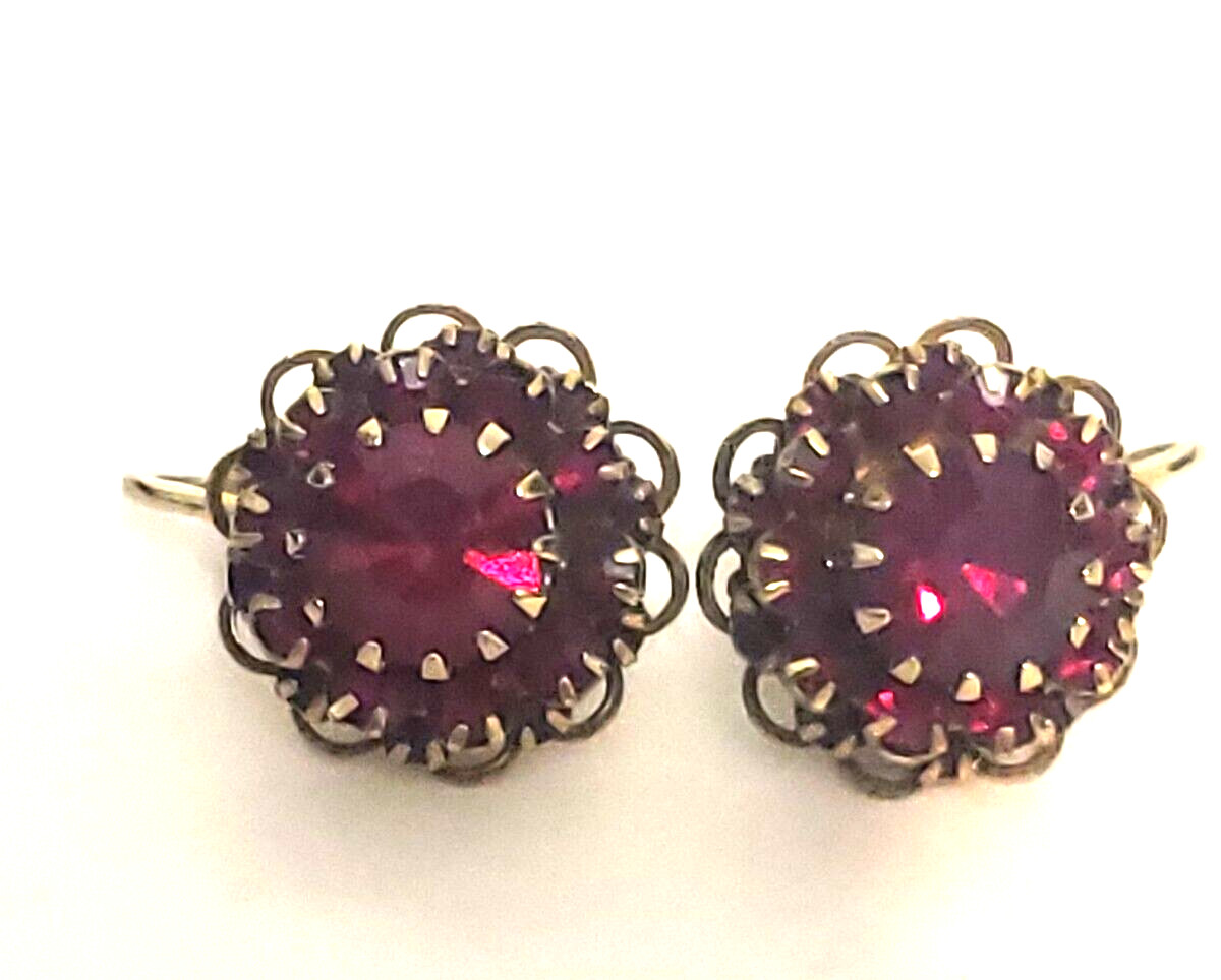 Sarah Coventry Wisteria Garnet Flower Gold Tone Filigree Clip On Earrings