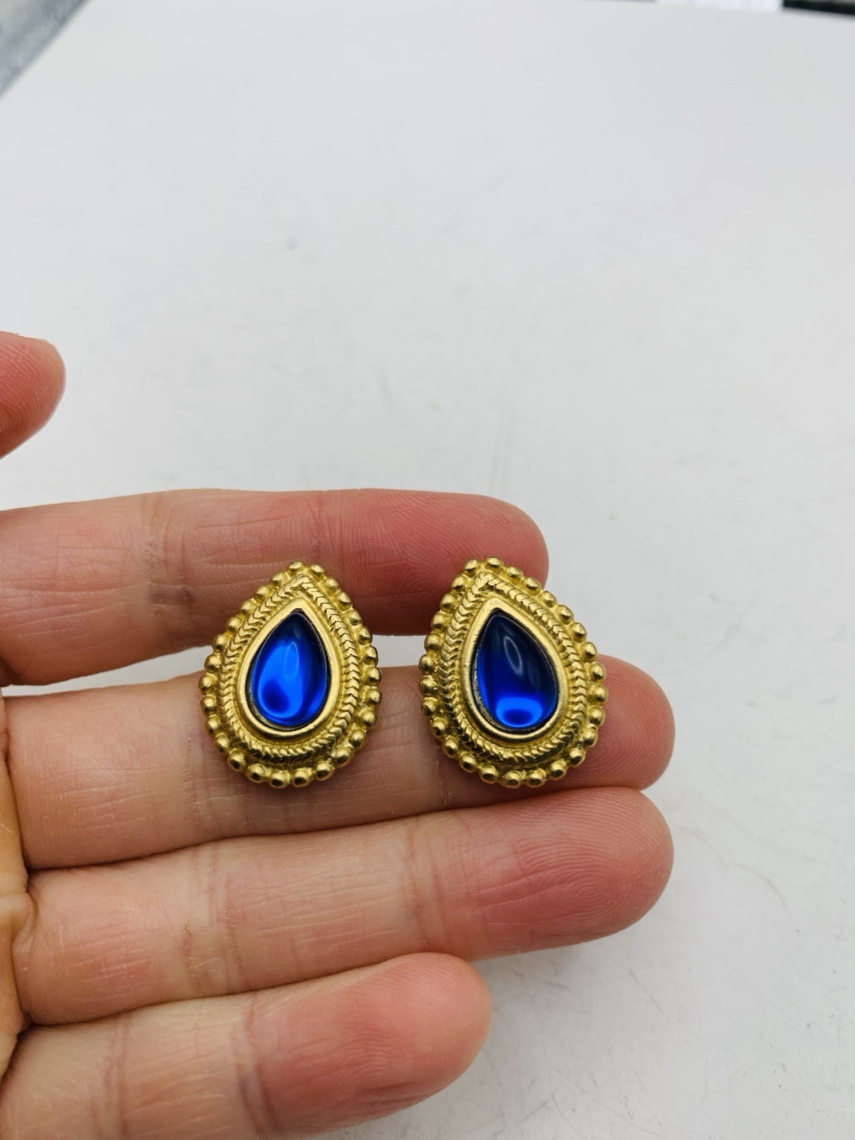 Vintage Trifari Cobalt Blue Jelly Cabochon Pear Teardrop Gold Tone Earrings