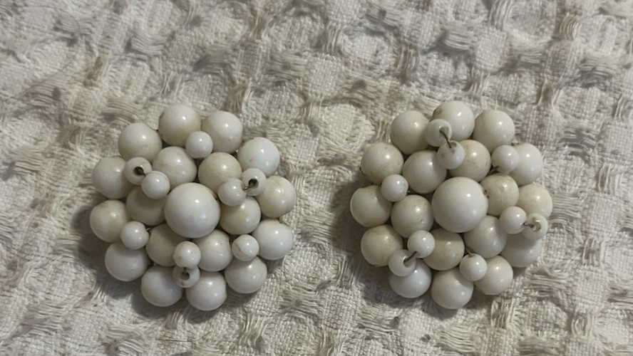 Vintage Costume Jewelry Set Bracelet Clip On Earrings White Beaded Japan Retro