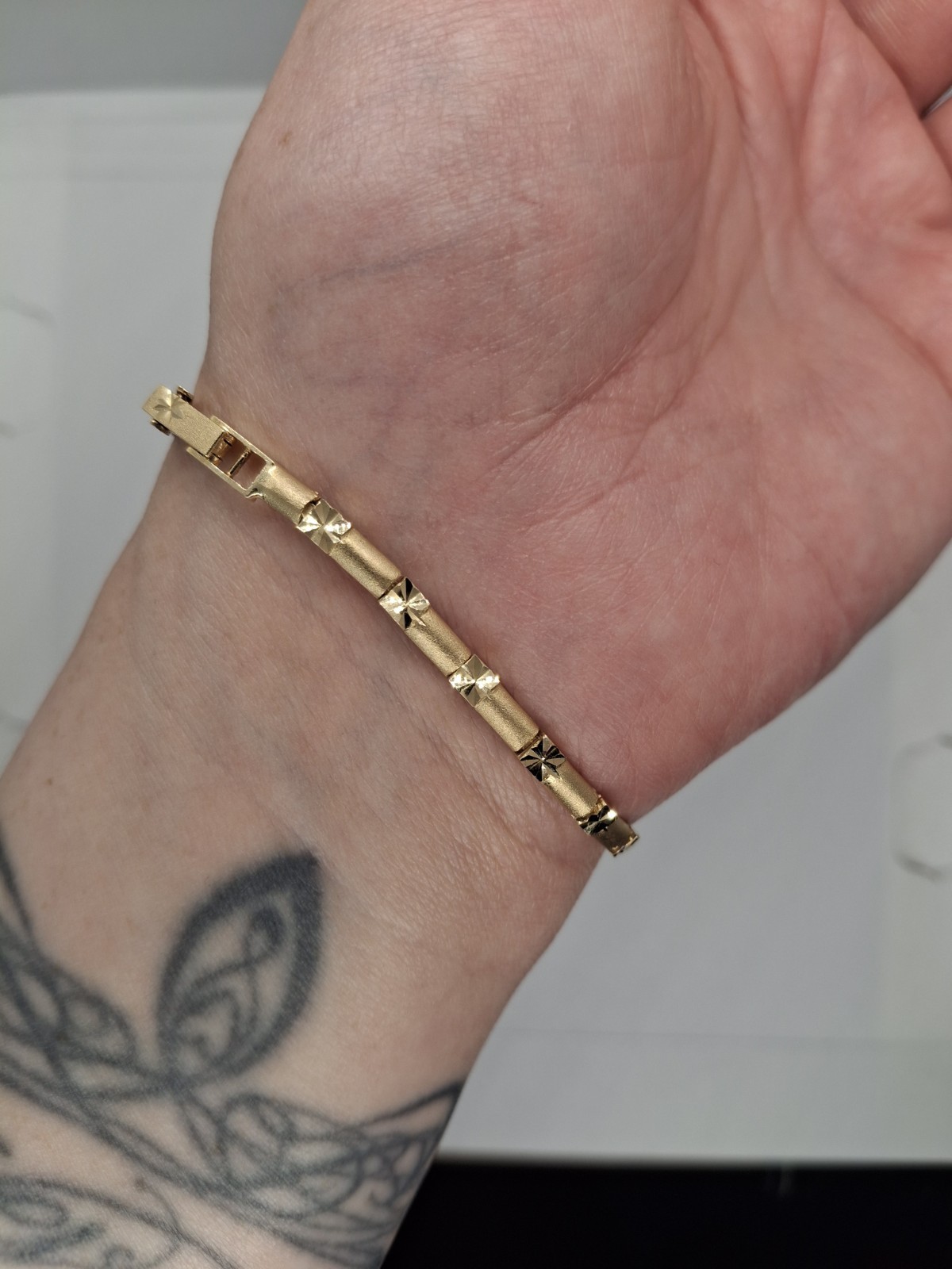 14K Yellow Gold Bracelet 7 1/4″ Long 3mm Wide 4.93 Grams