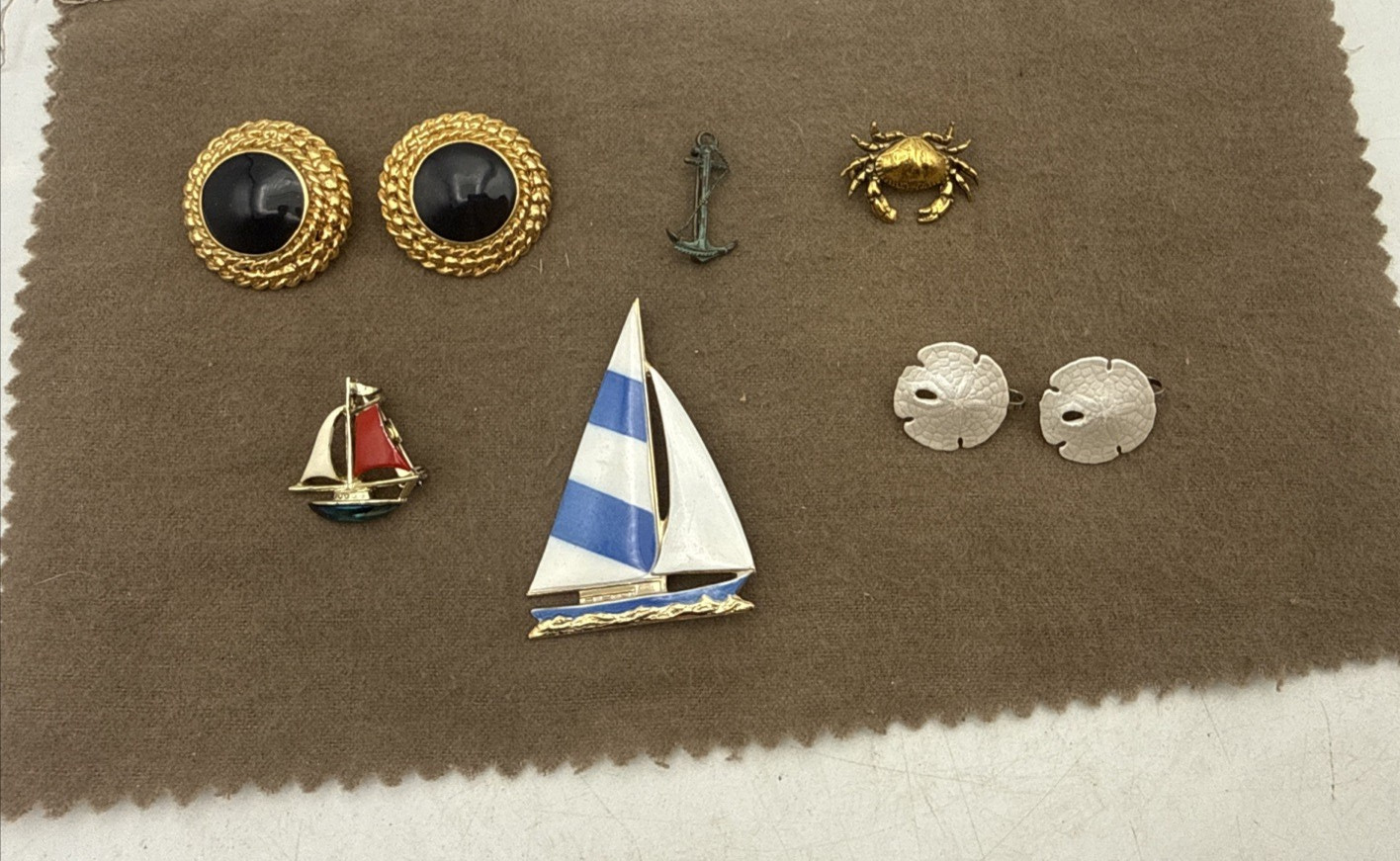 Vintage Mixed Lot of Brooches Pins Animals Gold and Silver Tone Ocean Theme