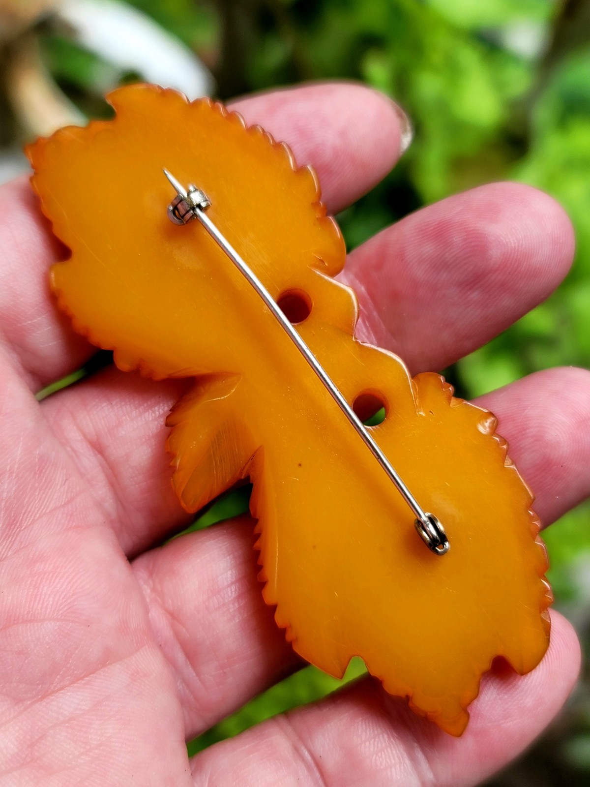 Large Vintage 1940s Chunky Deeply Carved Butterscotch Bakelite Brooch
