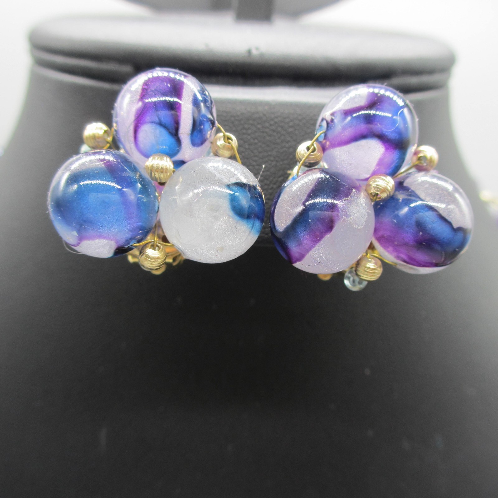 Vintage Hong Kong Necklace Earrings Set Beaded Blue Purple Clip Ons 23 Inch