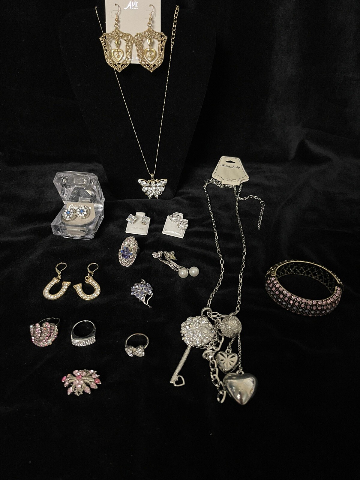 15 Piece Jewelry Lot Necklaces-Earrings-Rings-Nice Jewelry- No Junk-None Broken