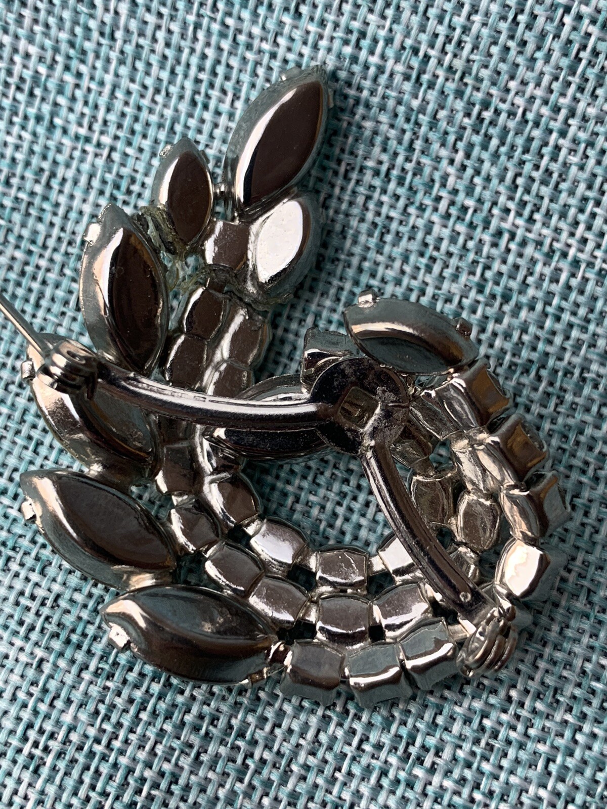 Vintage Brooch Pin Classic And Chic A Statement Piece Heirloom Weiss?