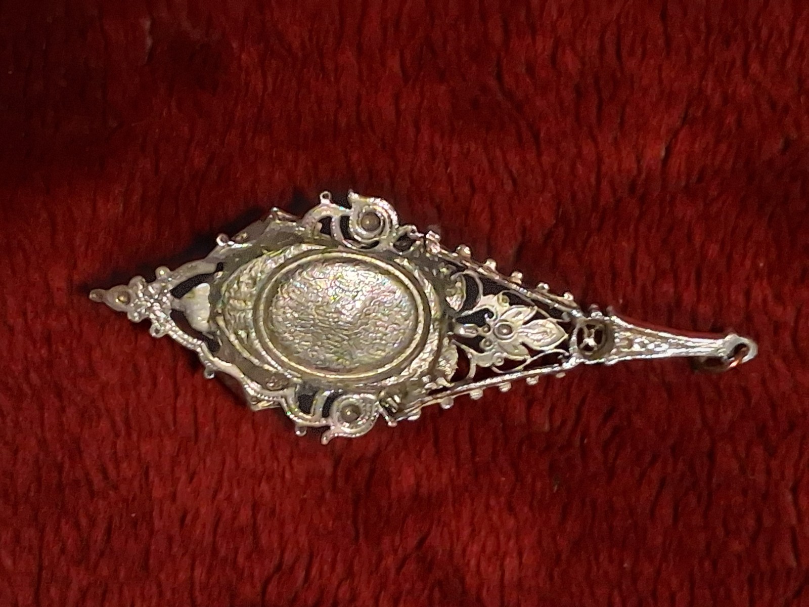 Vintage Victorian Style Open Hinged Oval Photo Locket Pendant