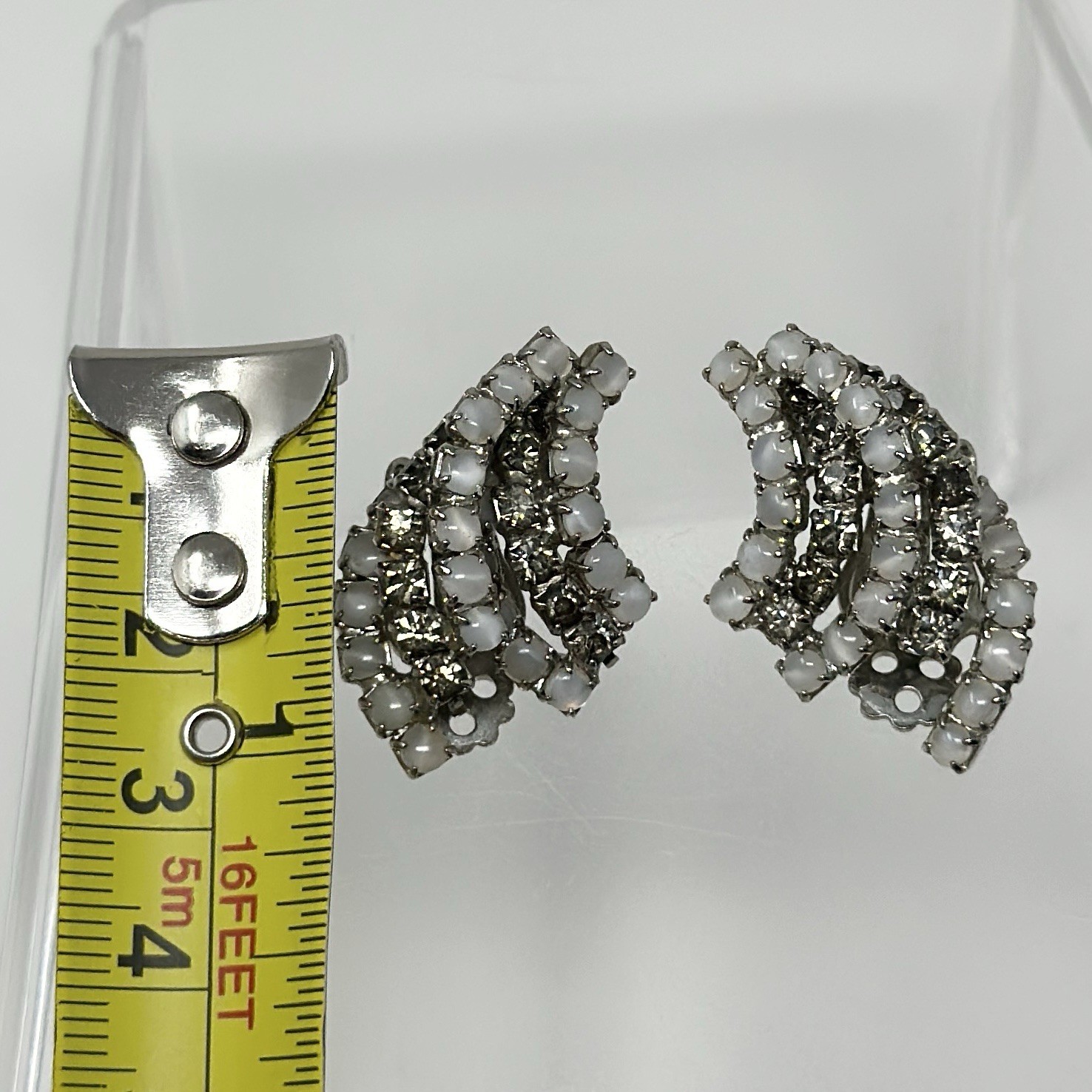 Vtg Unmarked Kramer Gray Rhinestone Cat Eye Cabochon Brooch Clip On Earrings Set