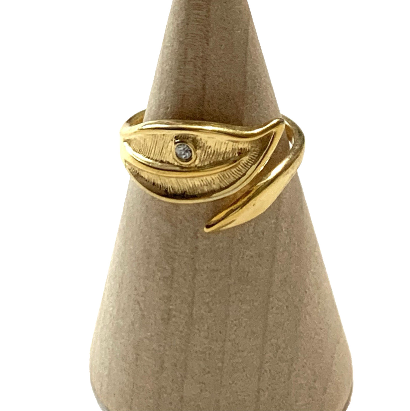 Vintage Avon Signed Gold Tone Leaf Wrap Ring Small Rhinestone Accent Size 5.5