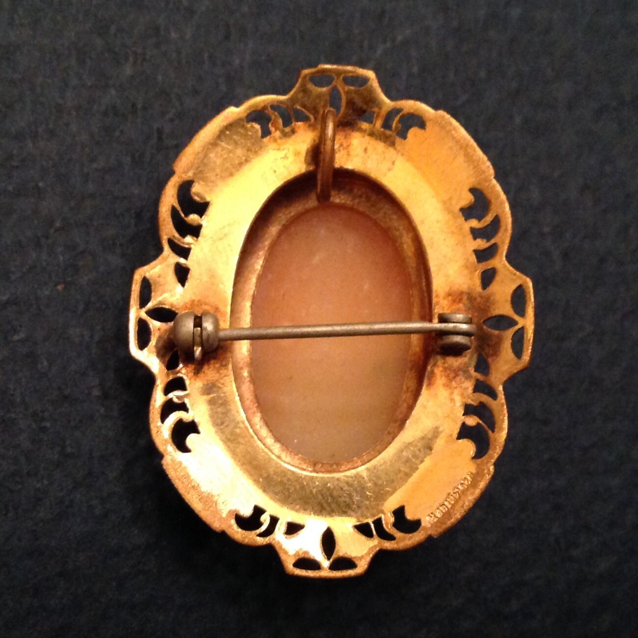 VIntage Carved Cameo Pendant / Brooch – Gold Filled cd