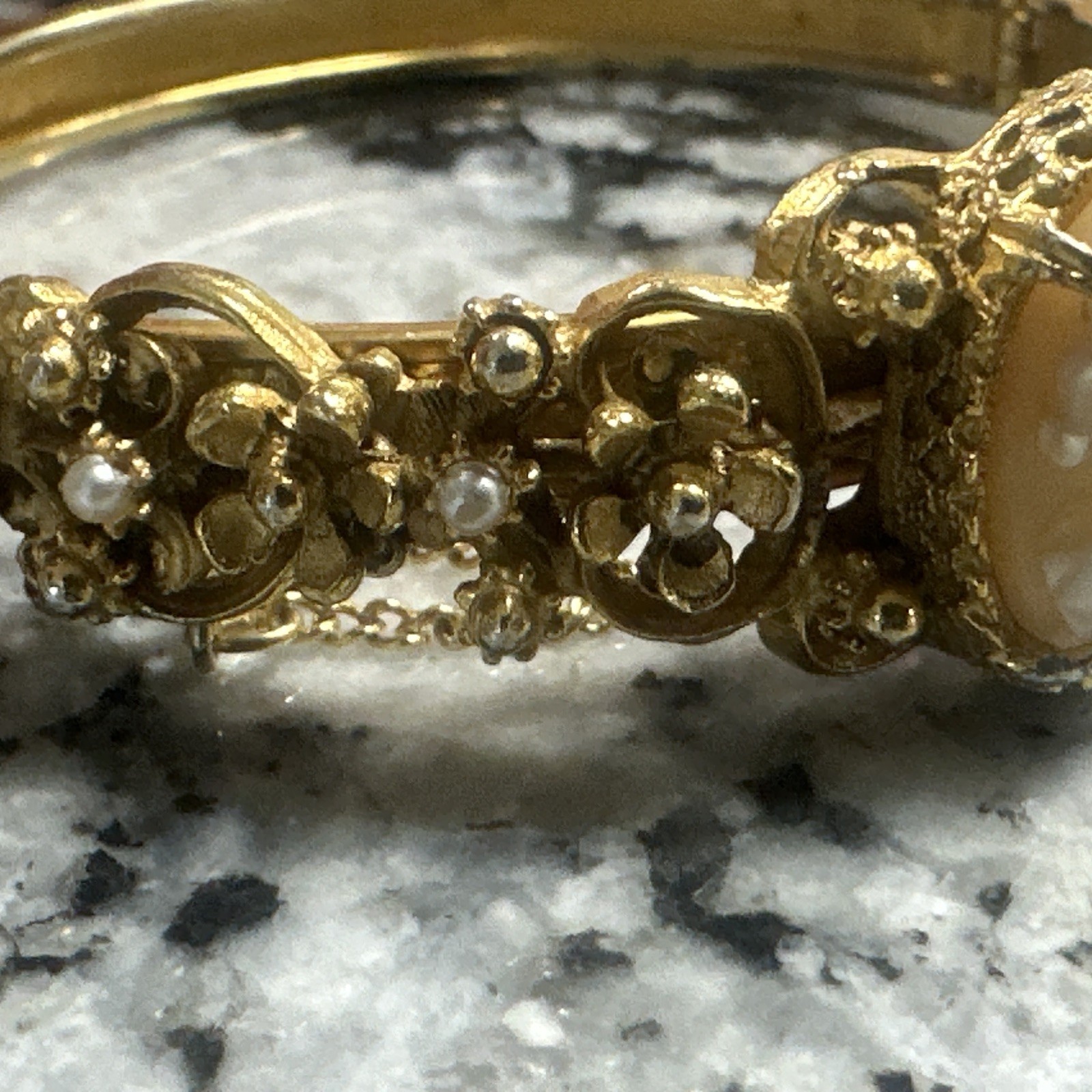 Vintage FLORENZA Bangle Bracelet Cameo Seed Pearls Gold Tone Hinged 6 1/4”