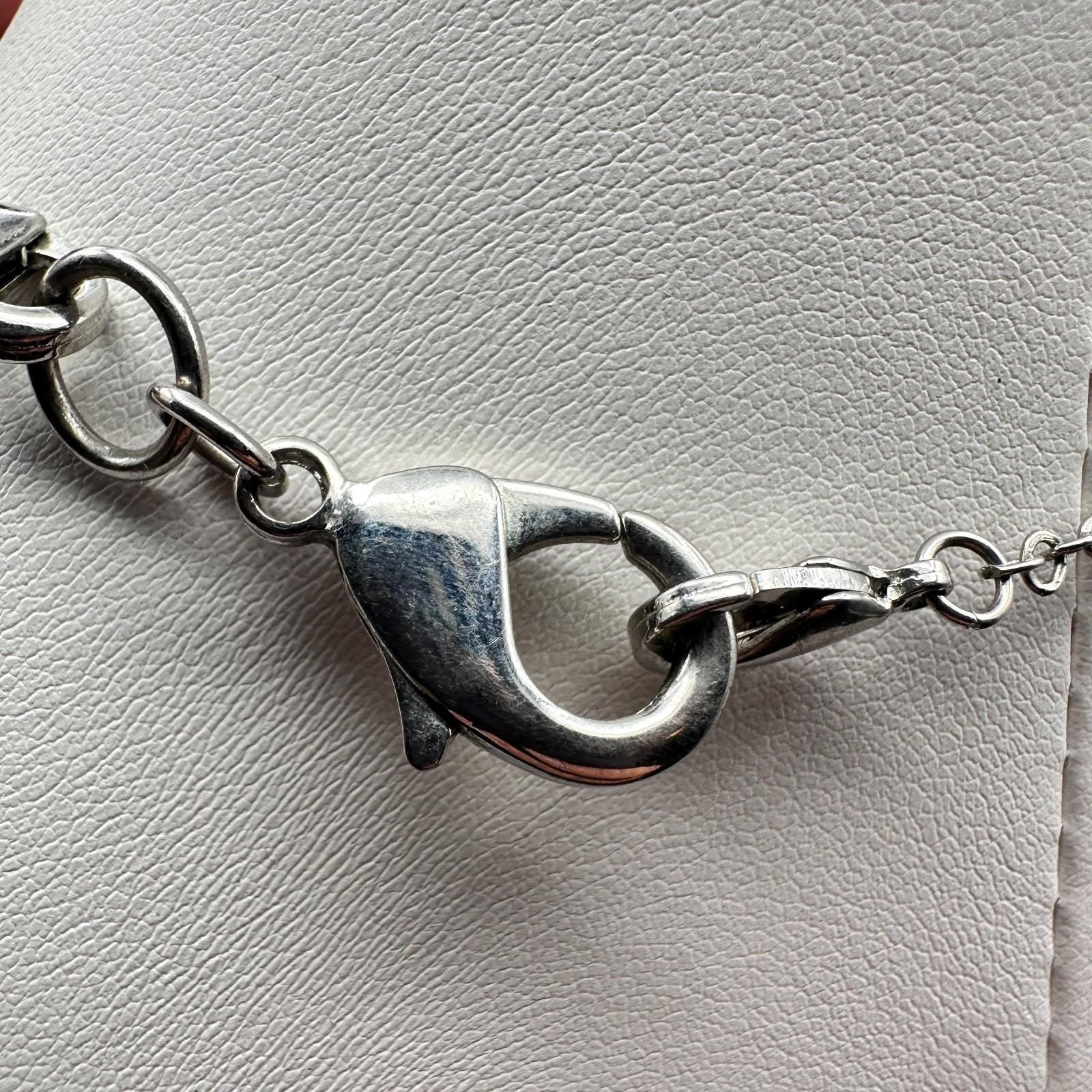 Vintage 90s Silver-Tone Geometric Oval Pendant Necklace Boho Etched Jewelry