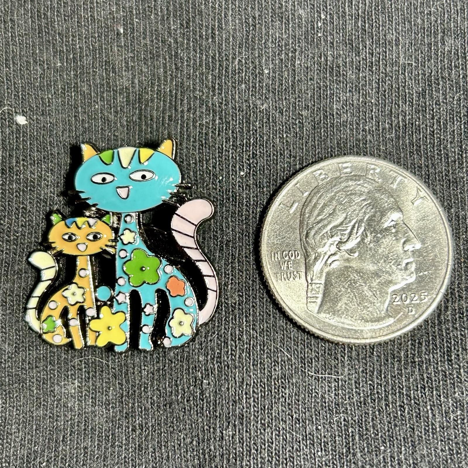 2 Patterned Cats Covered In Multi Colored Flowers, Metal, Alloy, Pin, Brooch.