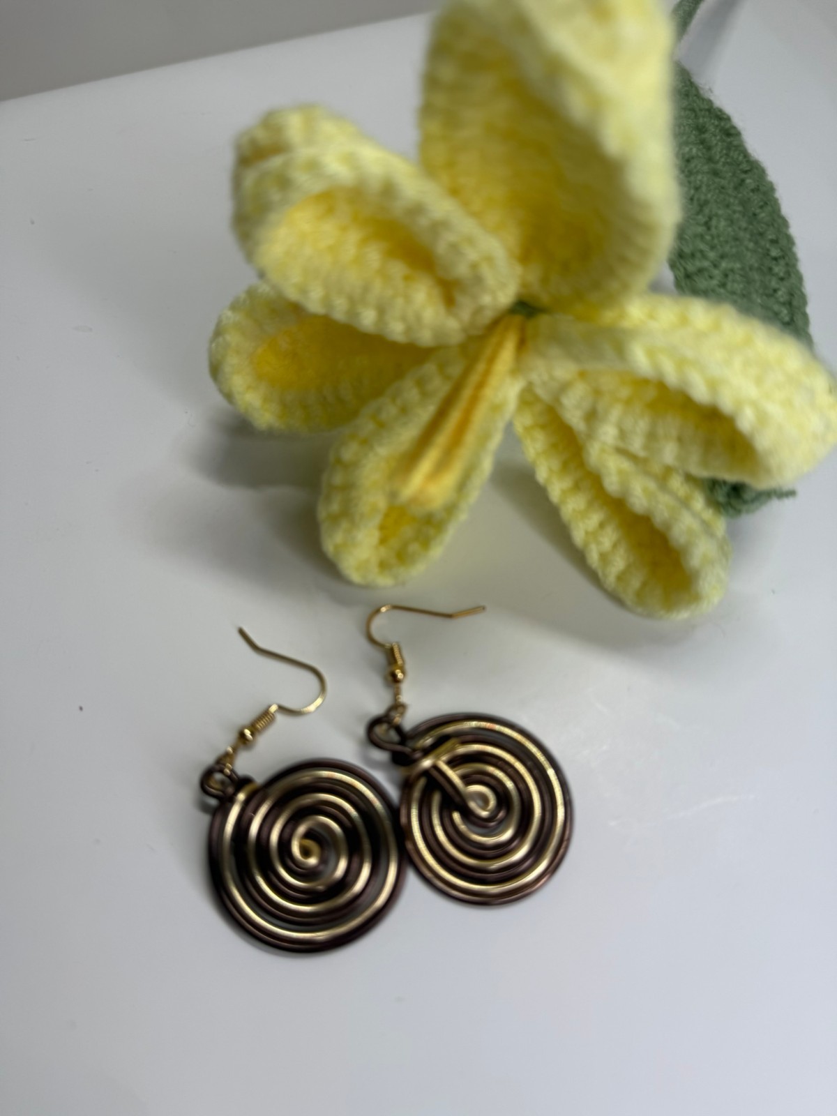 Celluloid Acetate Metal Wire Flower Statement Necklace Set
