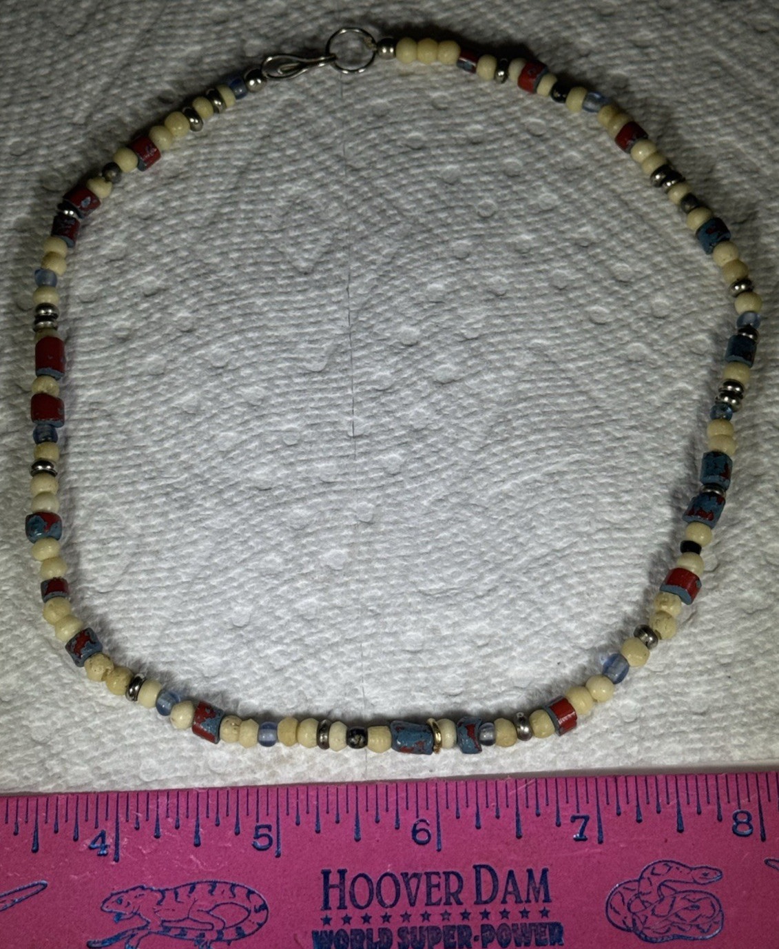 COLORFUL MIXED MATERIALS BEADED NECKLACE 16″ LONG TURQUOISE? PLASTIC METAL GLASS