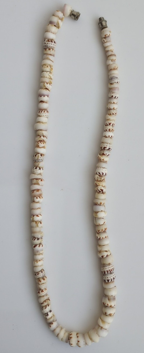 TIGER PUKA SHELL Necklace Vtg Hawaiian Barrel Clasp surfer 6-7mm, 16.75″, 30g