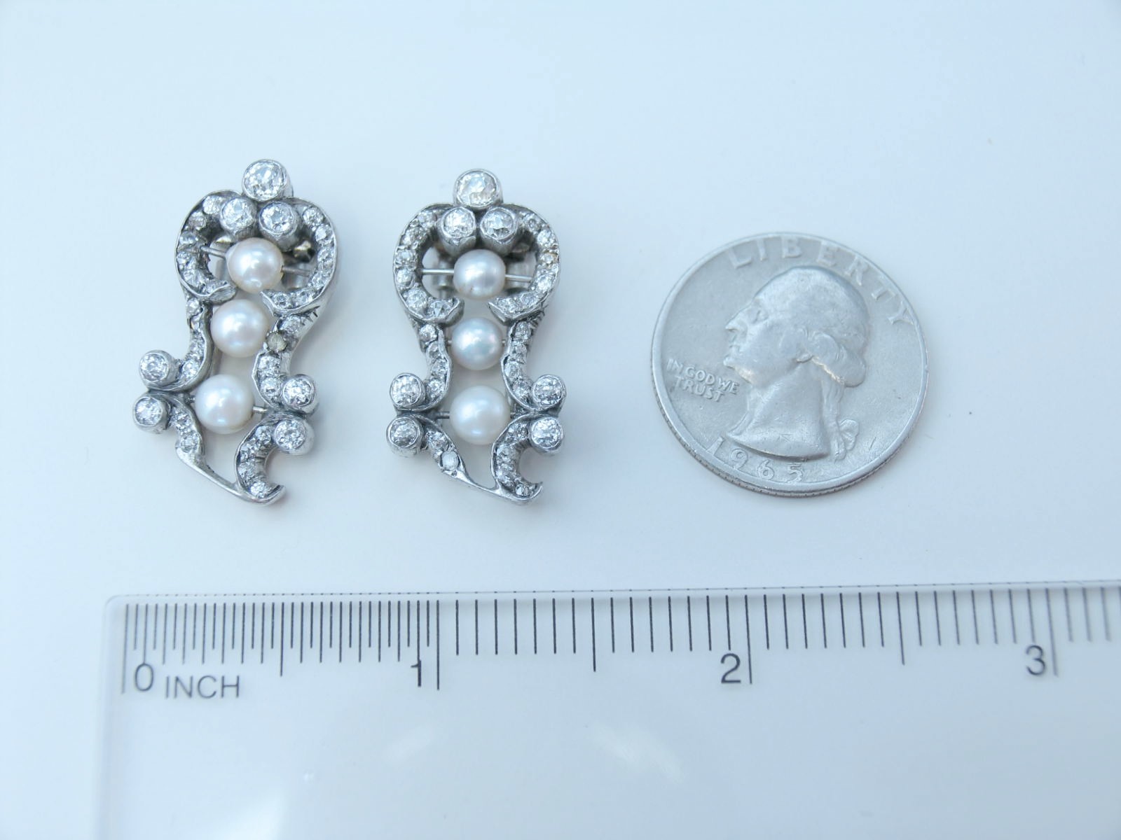 Antique Pair 14k White Gold Lady’s 65 OEC Diamonds 1.88ctw 6 Pearl Fur Clip Pins