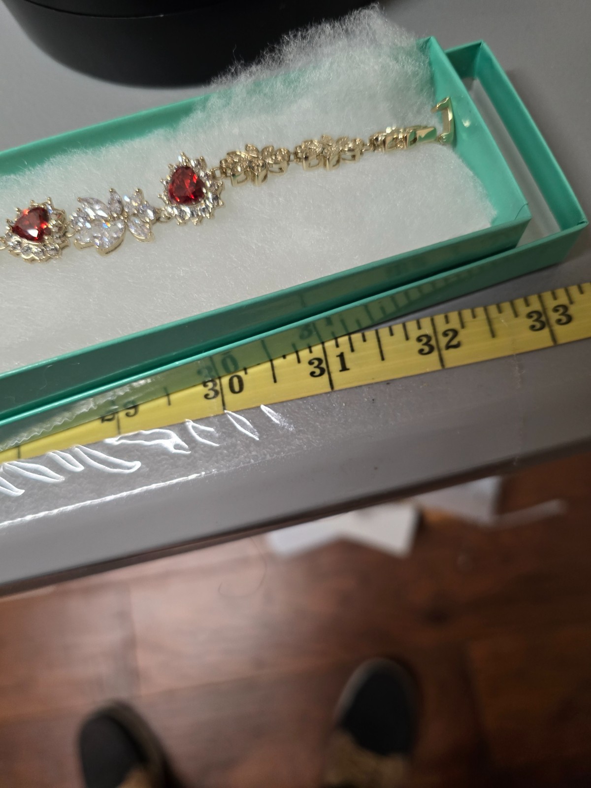 JACKIE KENNEDY RED AND CLEAR CRYSTAL BRACELET/ PIERCED ER SET