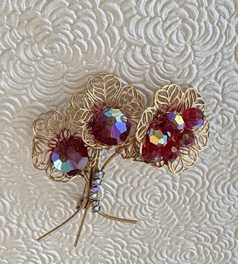 Vintage filigree flower gold tone metal