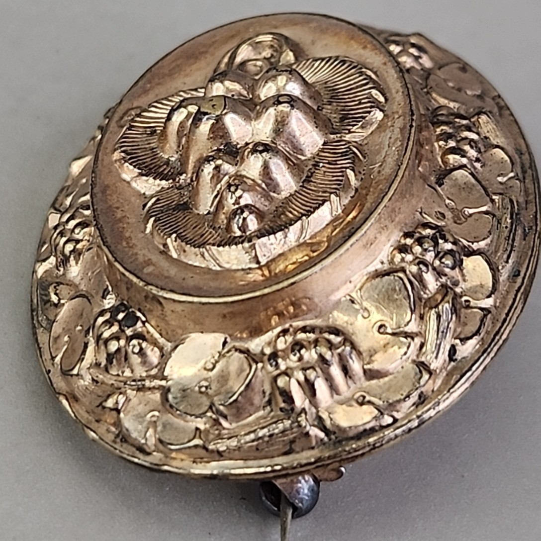 Antique Puffy Brooch Grape Leaf Oval Gold Filled Early 1900s 1 5/8″