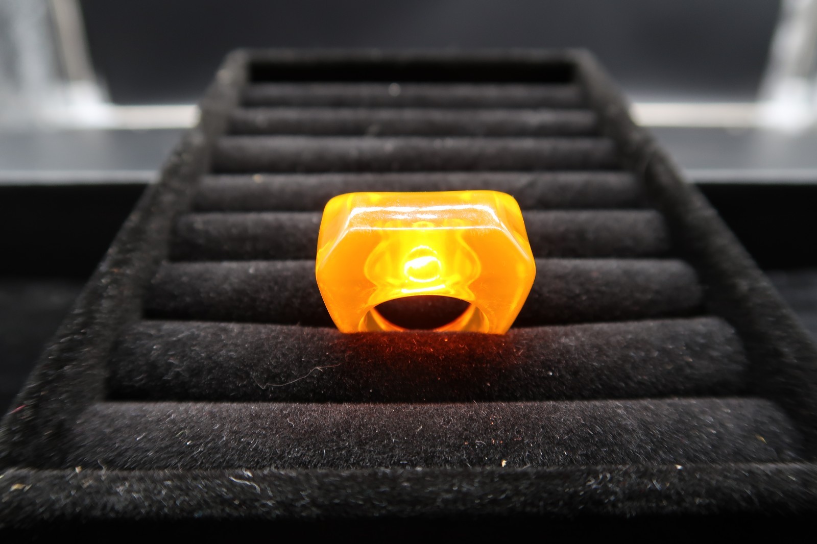 Vtg 60’s Orange Mod Acrylic Resin Glow in the Dark Ring Retro Fashion Size 5.5