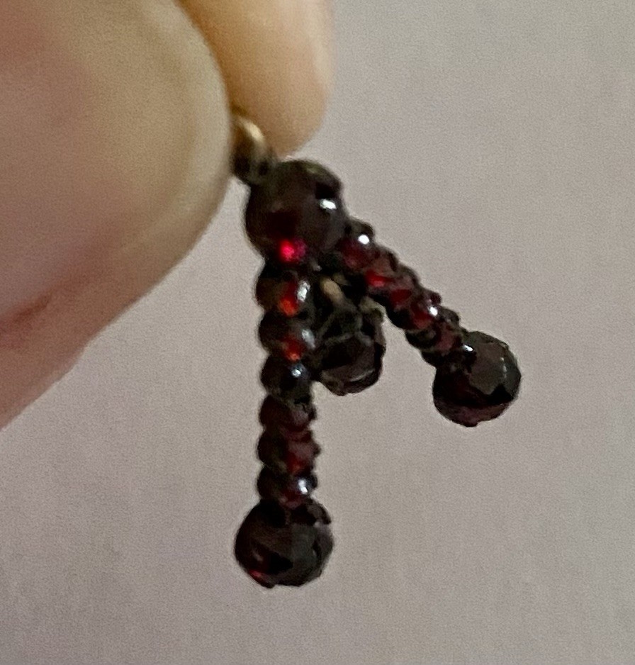 Victorian Garnet Pendant – circa 1837-1901, Low Carat Gold (5F149)