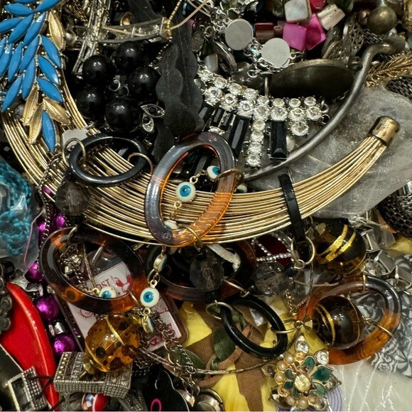 1 Pound Jewelry Lot Vintage Modern Harvest Junk Pieces DIY Art Crafts Repurpose